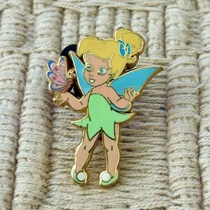 DISNEY 2009 Toddler Tinker Bell Holding Butterfly Pin